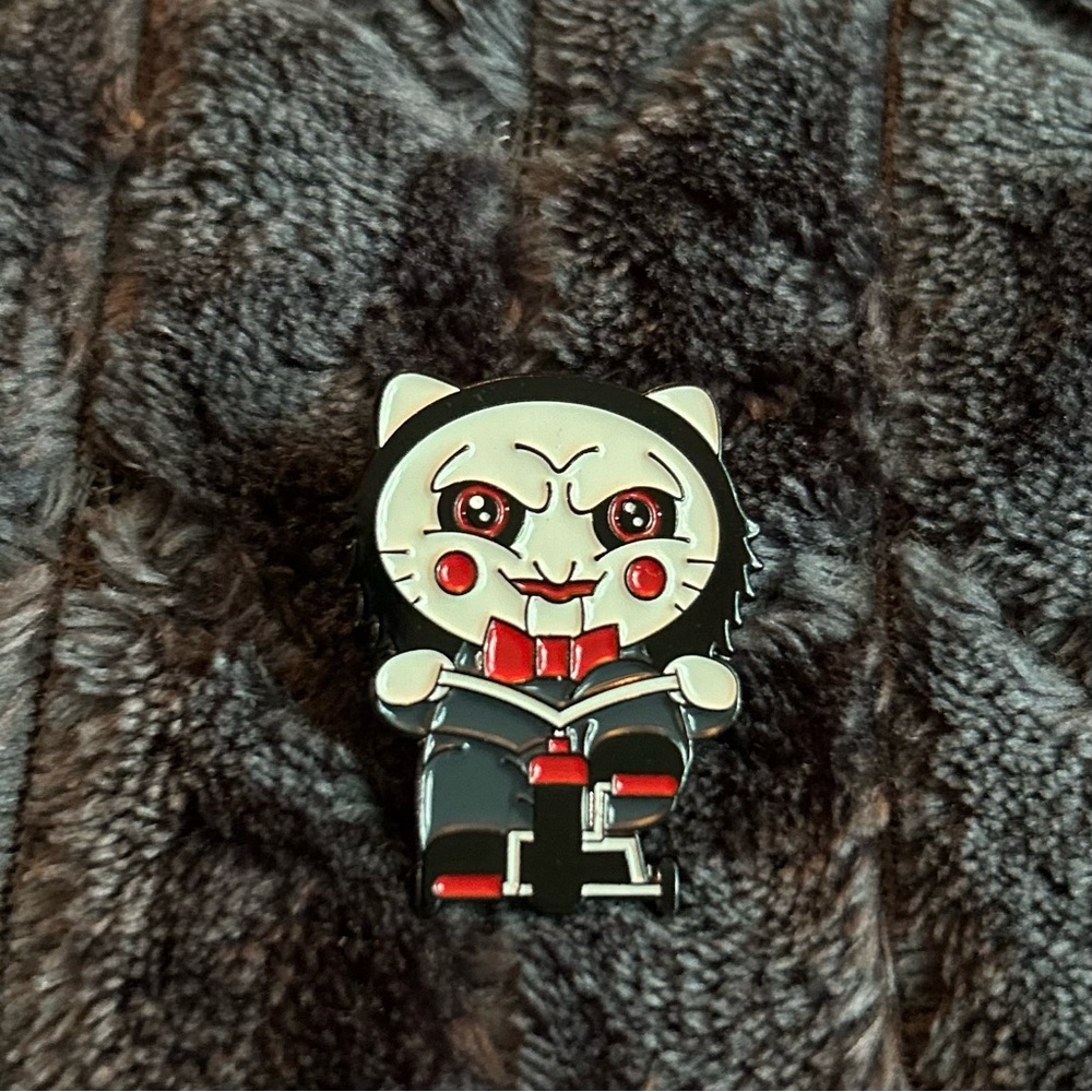 hello kitty jigsaw pin
